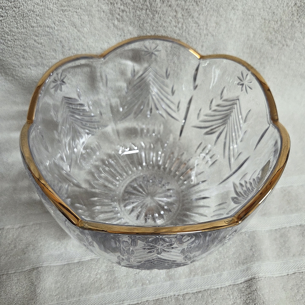 MIKASA Lead Crystal Christmas Tree Scalloped Gold Trim Bowl